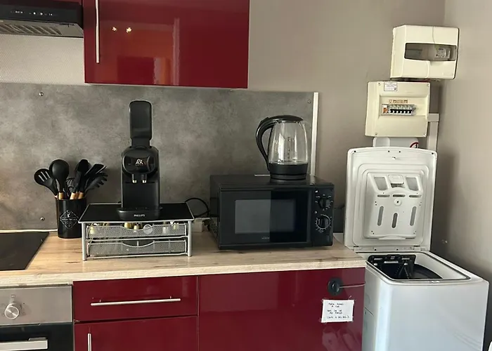 Apartment Joli Piece 15min A Pied Centre Depinal 4 Personnes Grace Au Canape Lit, Parking Prive Gratuit Et Parking Exterieur Gratuit Machine A Laver Tv Wifi Machine A Cafe Linge De Lit Et Serviettes Fournis Chantraine